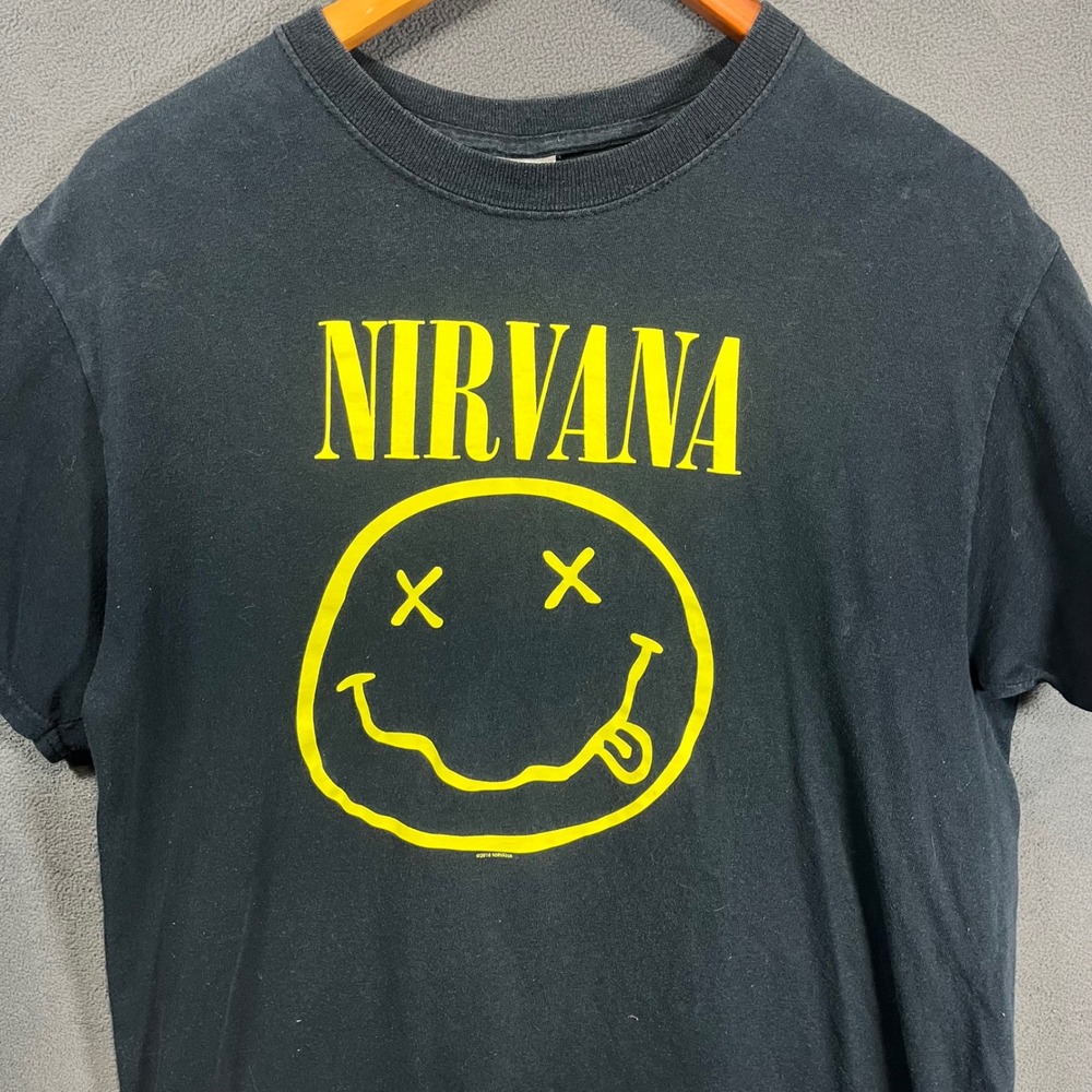 Nirvana Smiley Face Graphic T-Shirt Mens Black Gildan Heavy Cotton Band Tee Y2K